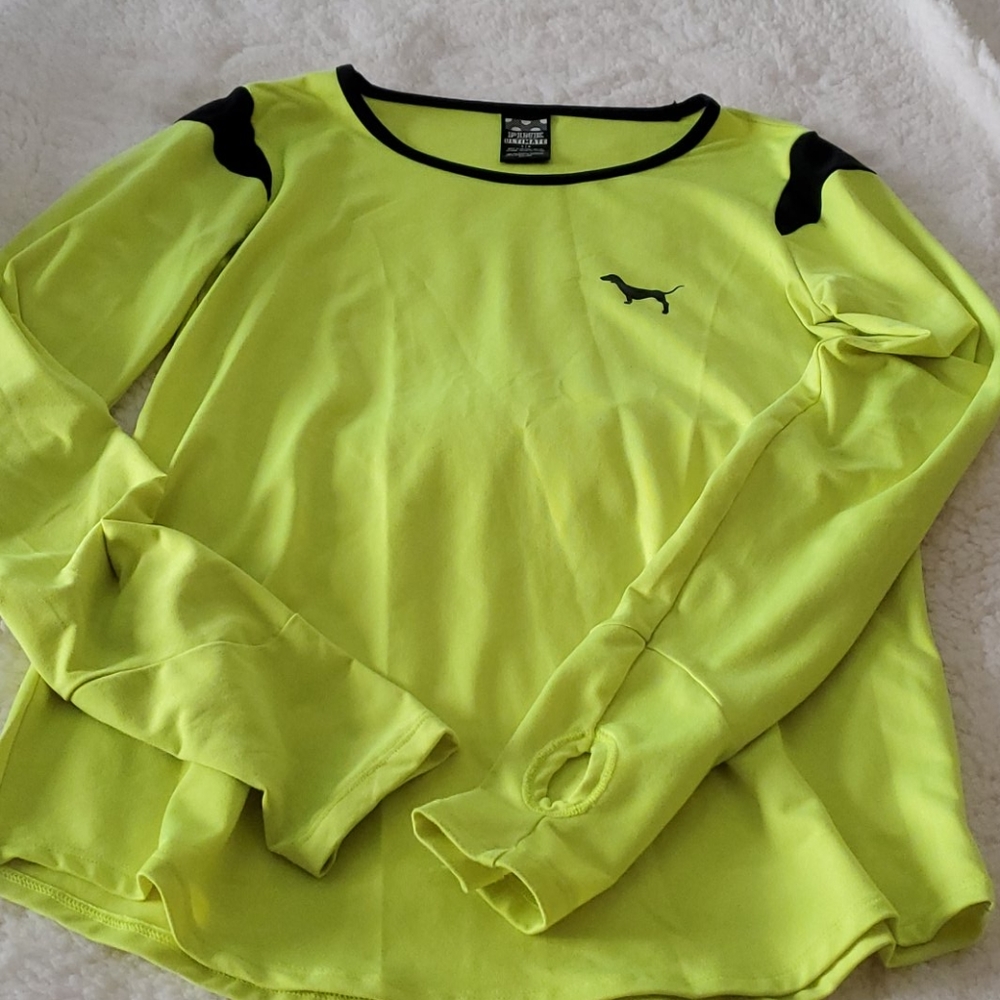 Pullover long sleeved top